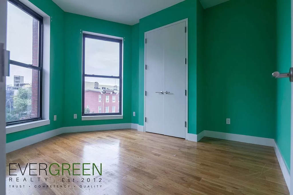 474 Lafayette Avenue - Photo 2