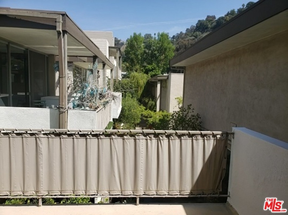 833 Moraga Dr - Photo 35