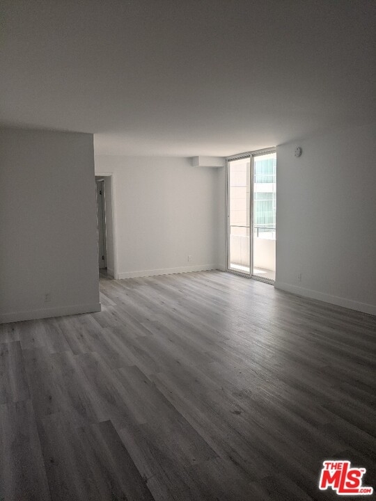 10390 Wilshire - Photo 18