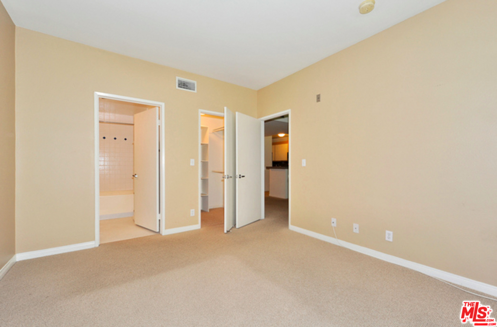 2222 Beachwood Dr - Photo 40