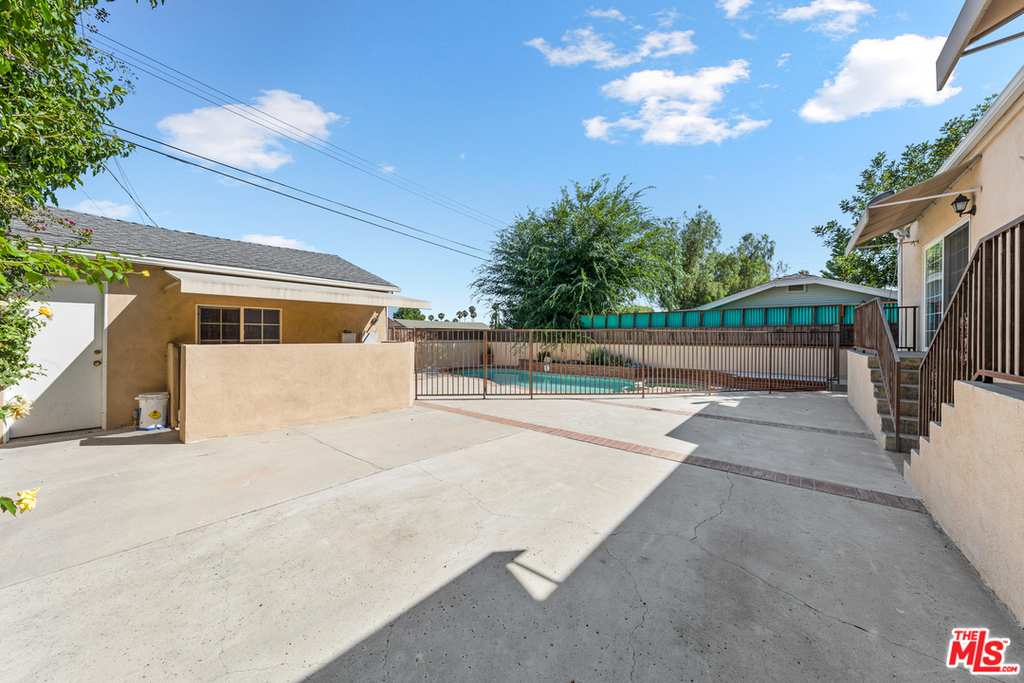 1026 E Verdugo Ave - Photo 51