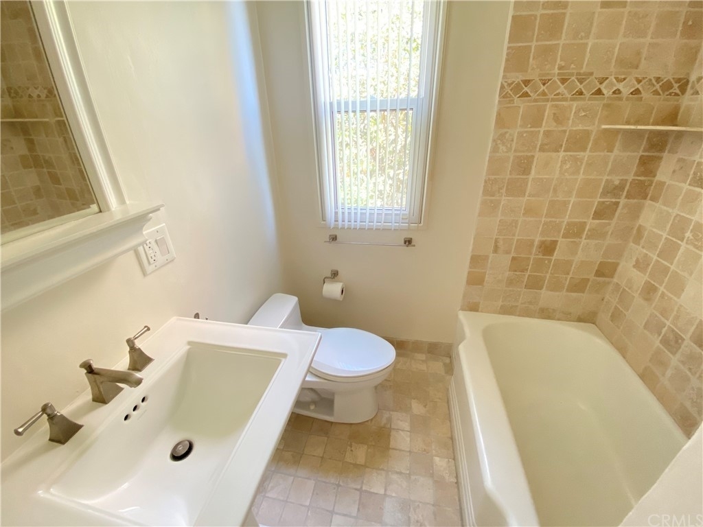 8448 Franklin Avenue - Photo 27