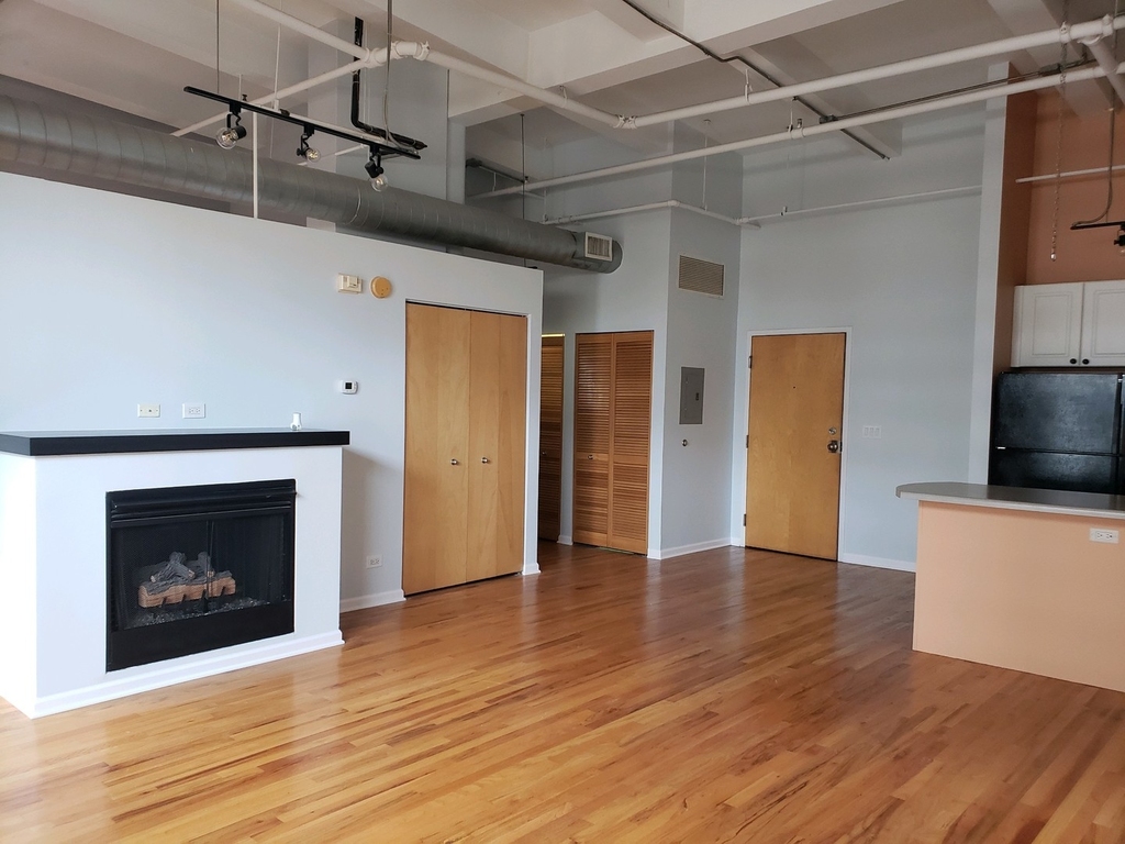 420 South Clinton Street - Photo 1