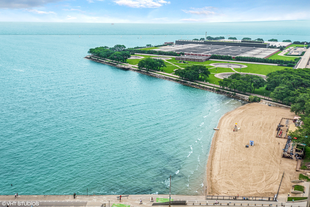 600 North Lake Shore Drive - Photo 11