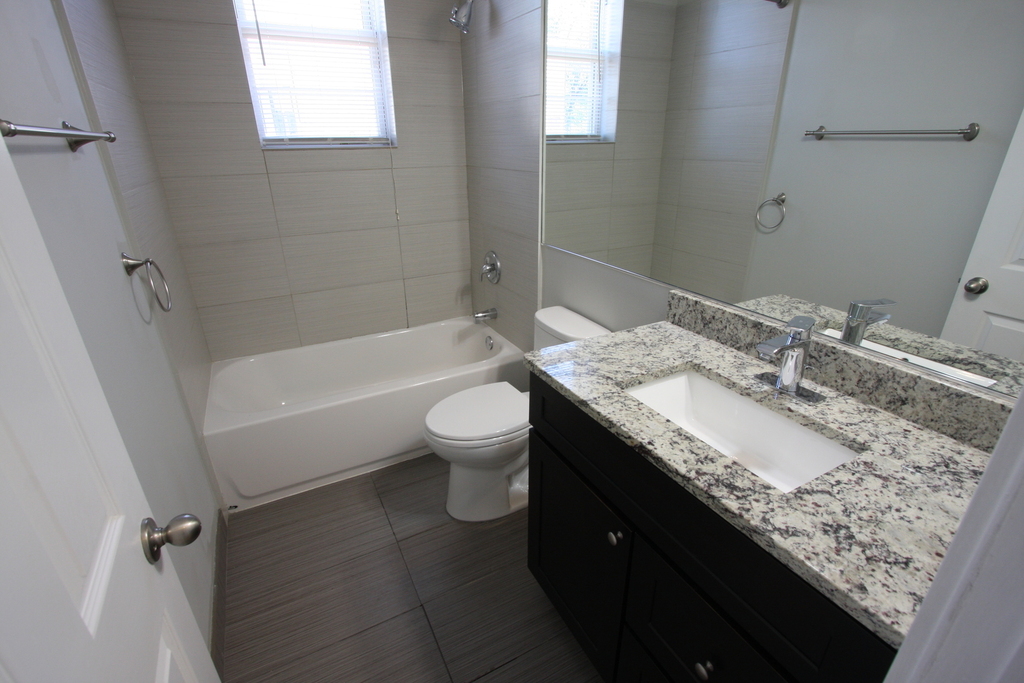 913 South Western Avenue - Photo 6