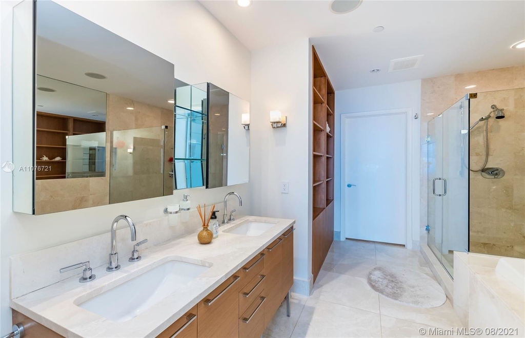 17001 Collins Ave - Photo 9