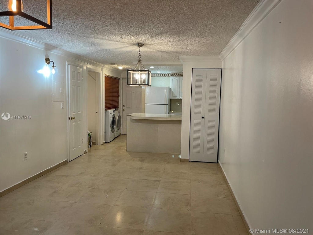 777 Sw 9th Ave - Photo 2