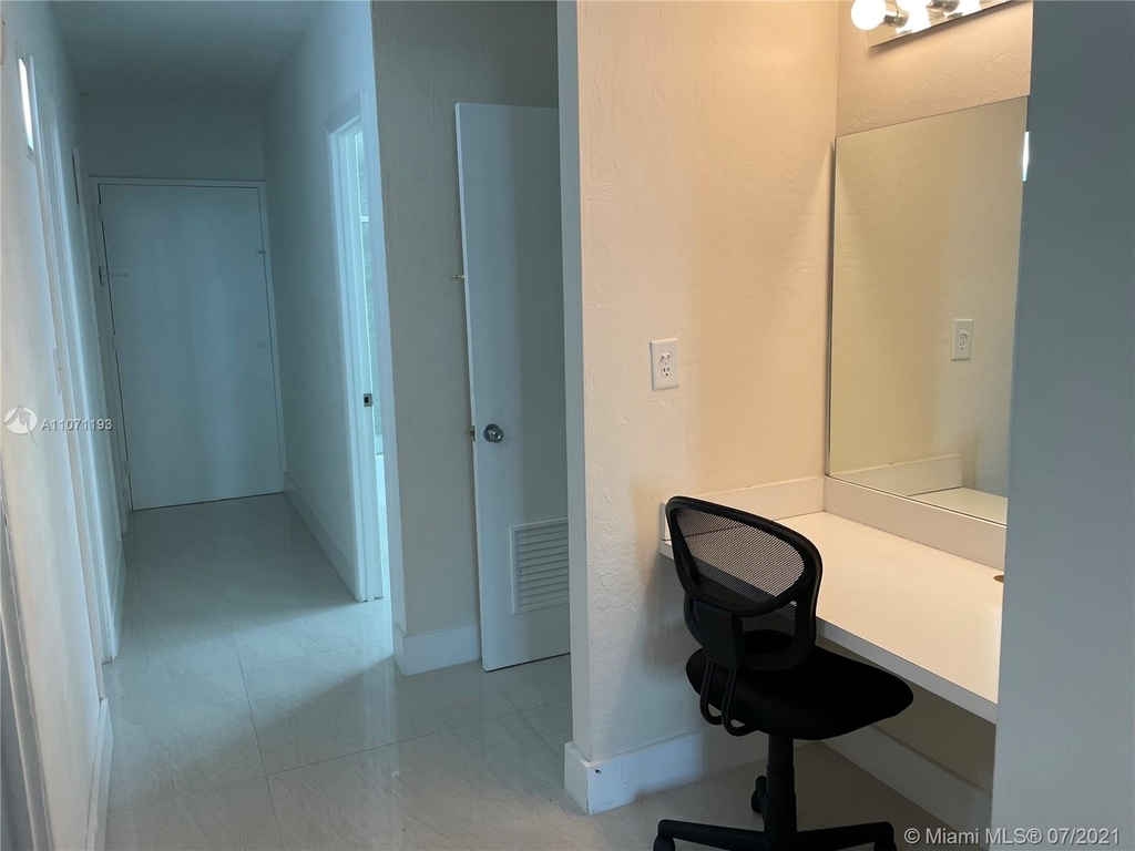 19380 Collins Ave - Photo 26