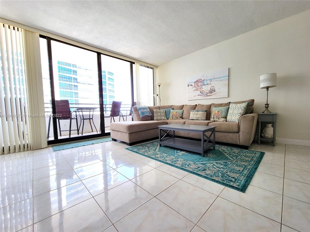 3505 S Ocean Dr - Photo 2