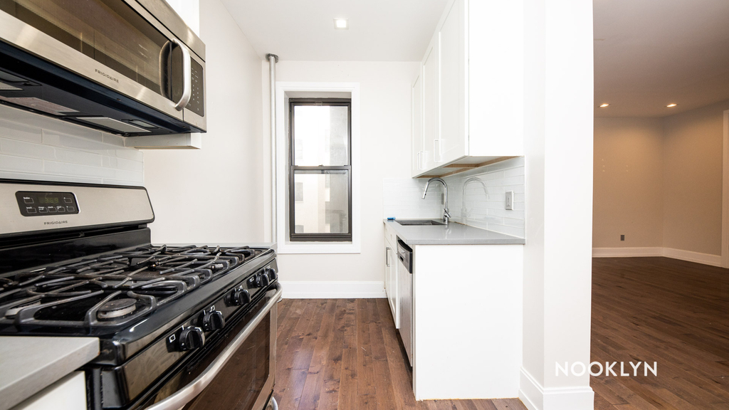 308 Sterling St - Unit: 4H - Photo 7