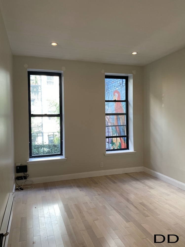 615 East 6th Street - Photo 9