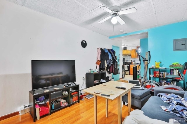 185 Newark Avenue - Photo 1