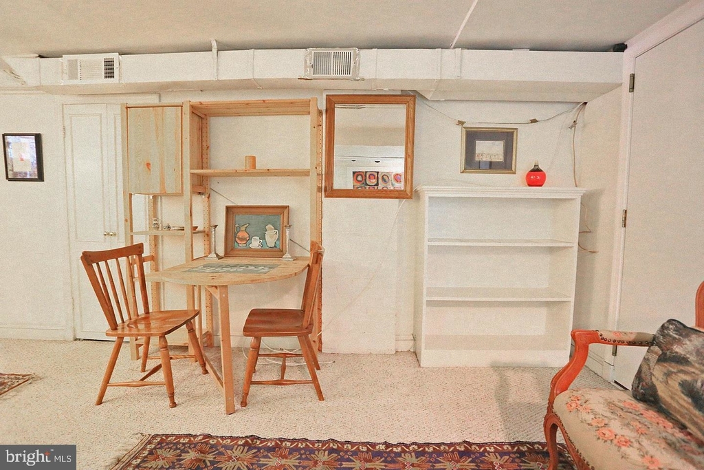 3139 N St Nw #english Basement - Photo 3