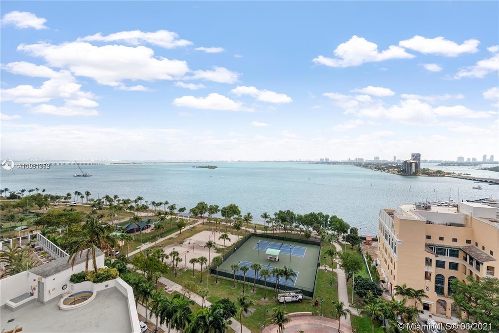 1750 N Bayshore Dr - Photo 1