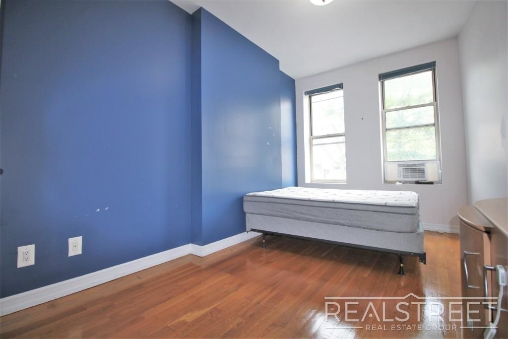 411 Rogers Avenue - Photo 4