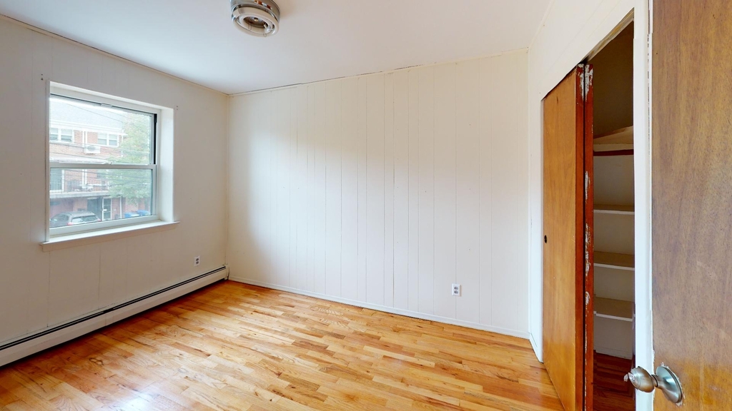 3 large beds for rent 55th Avenue Elmhurst  - Photo 9