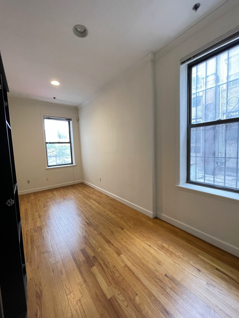 246 East 44th Street - Photo 13