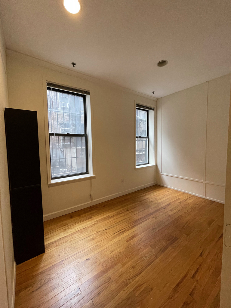 246 East 44th Street - Photo 12