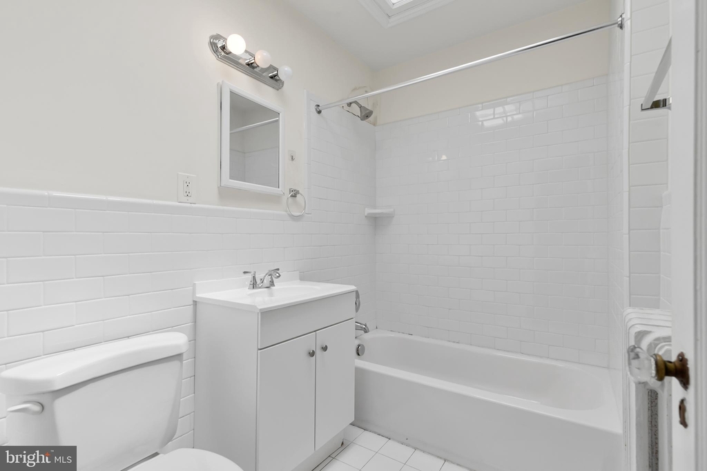 1710 37th Street Nw - Photo 27