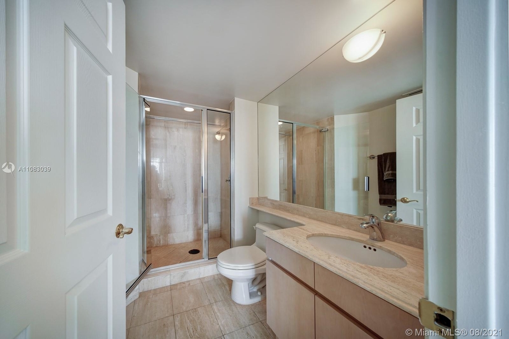 18671 Collins Ave - Photo 10