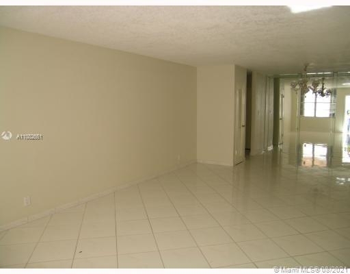 9225 Collins Ave - Photo 4