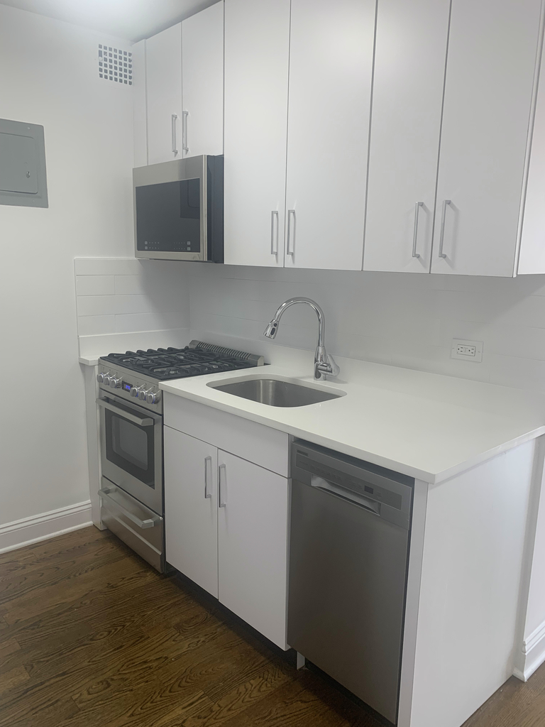 401 East 88th Street - Photo 2