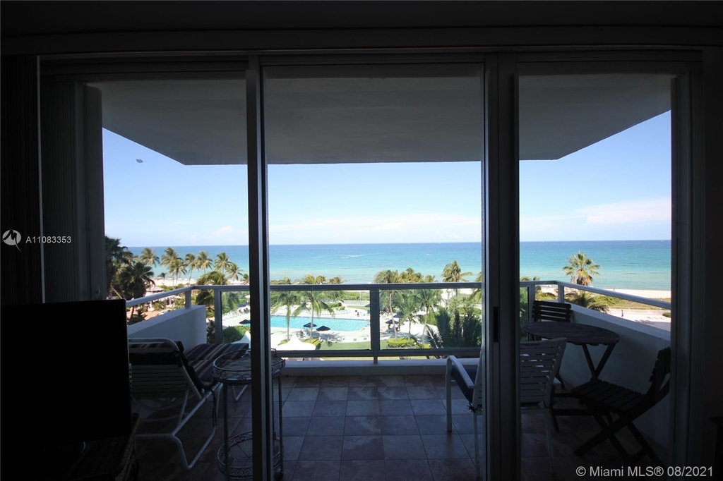 5151 Collins Ave - Photo 7