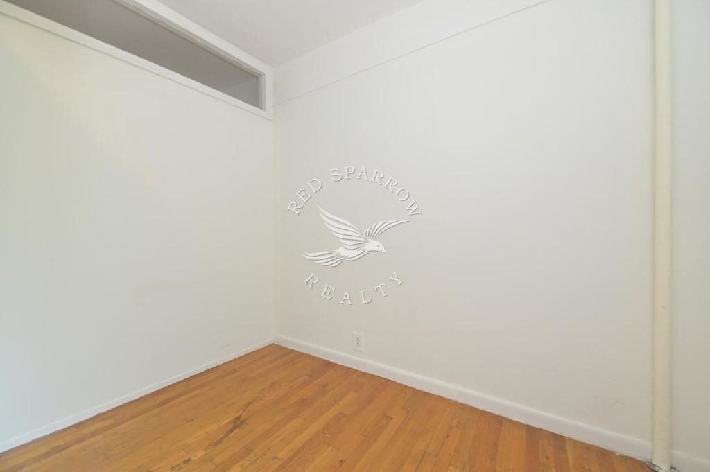 338 East 61st Street - Photo 10