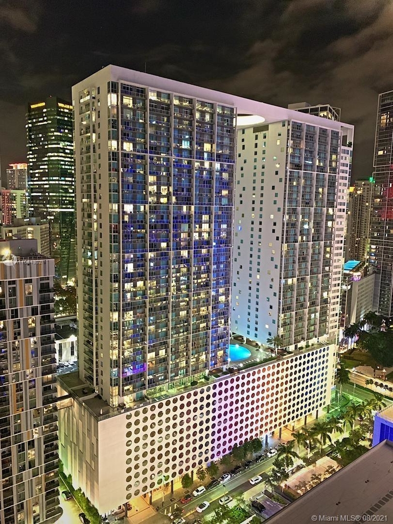 500 Brickell Ave - Photo 0