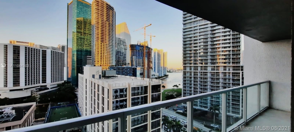 500 Brickell Ave - Photo 24