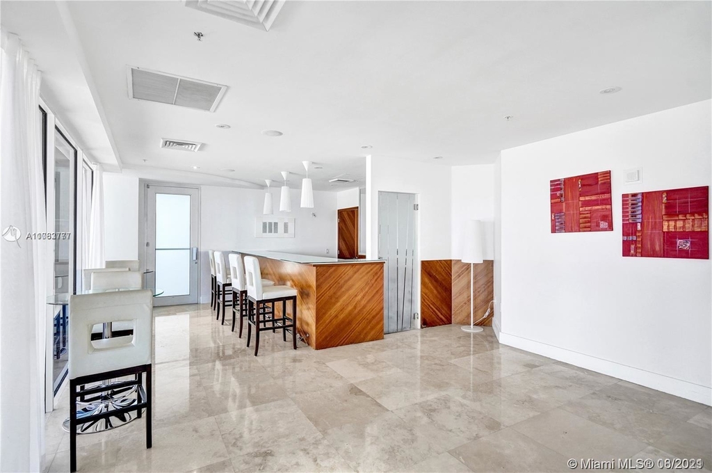 6301 Collins Ave - Photo 29