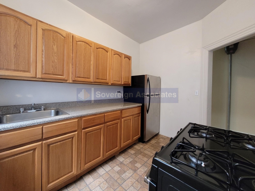 100 Cabrini Boulevard - Photo 12