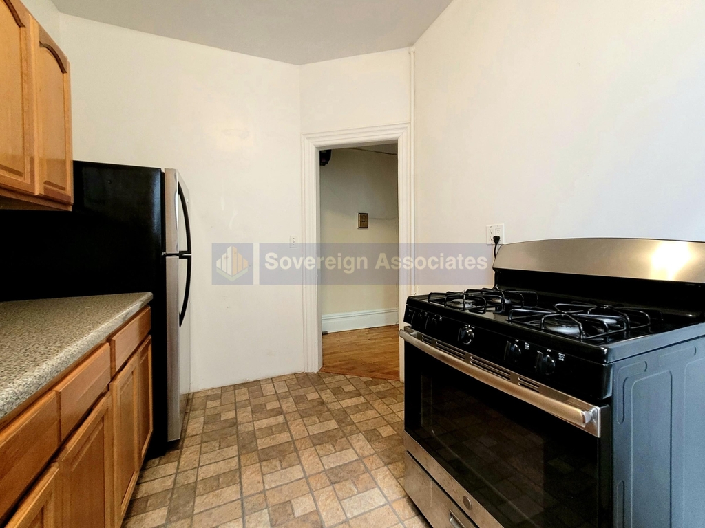 100 Cabrini Boulevard - Photo 13