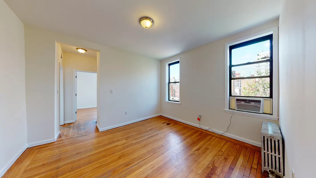 78 West 11th Street - Photo 2