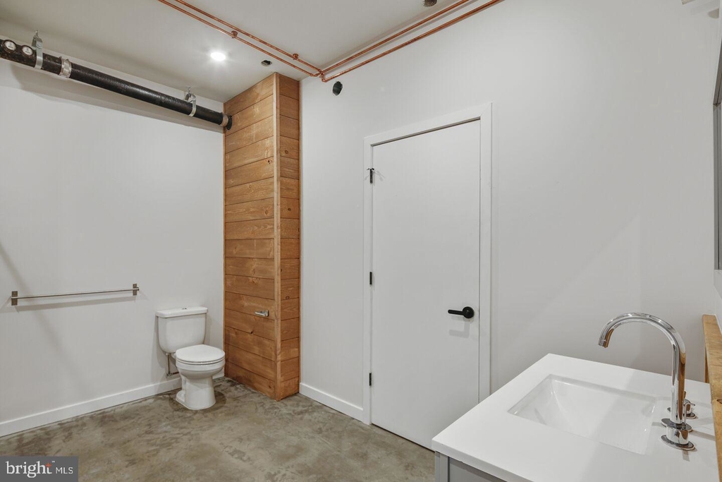 1231 Wood Street - Photo 9