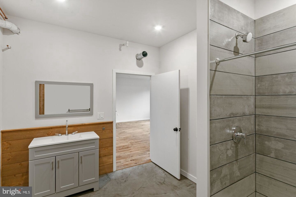 1231 Wood Street - Photo 7