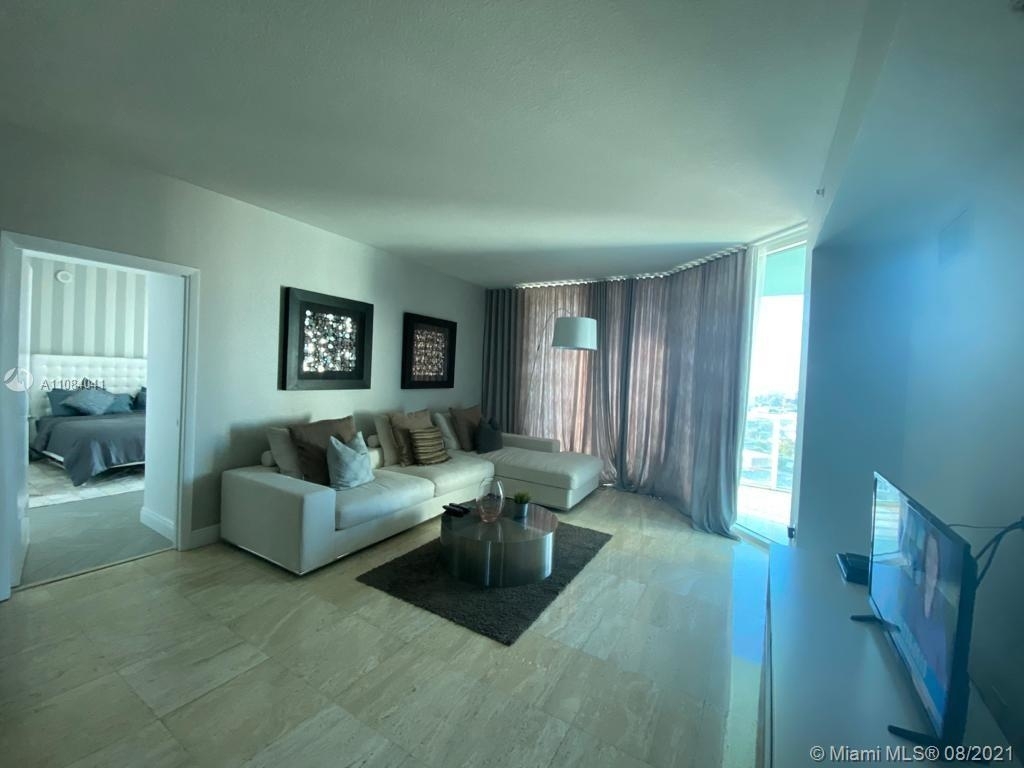 1900 N Bayshore Dr - Photo 2