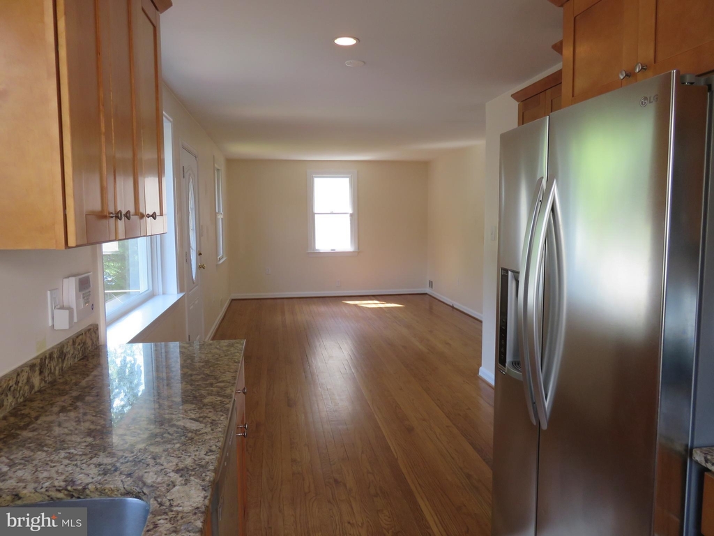 6409 Stoneham Road - Photo 2