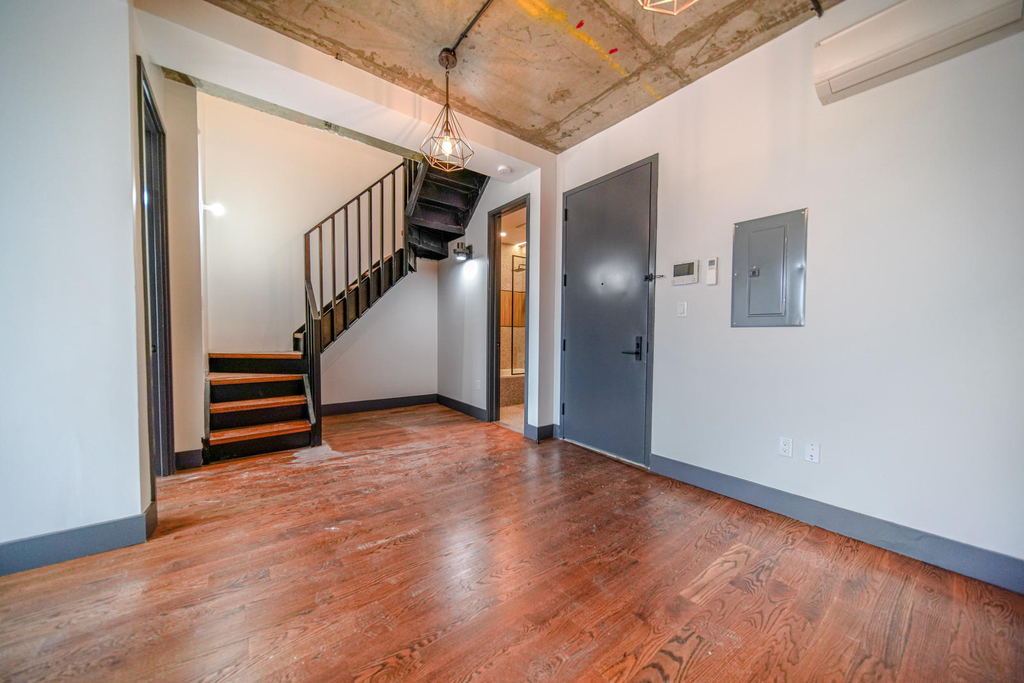 148 Bleecker Street - Photo 2