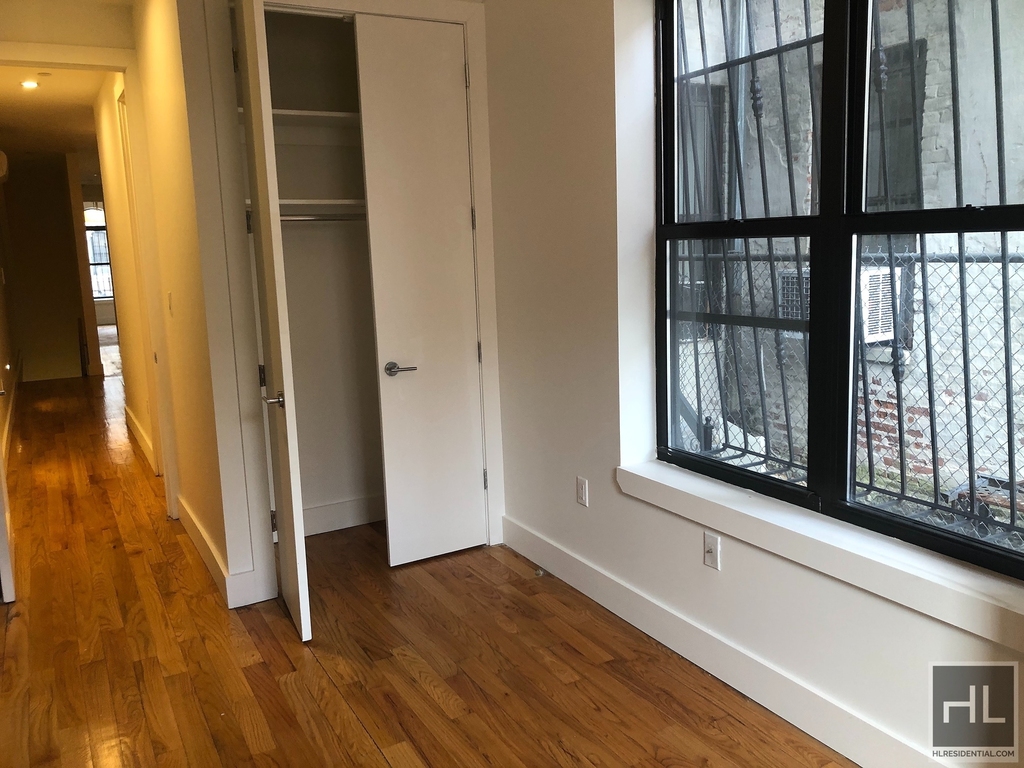 1340 Hancock Street - Photo 2