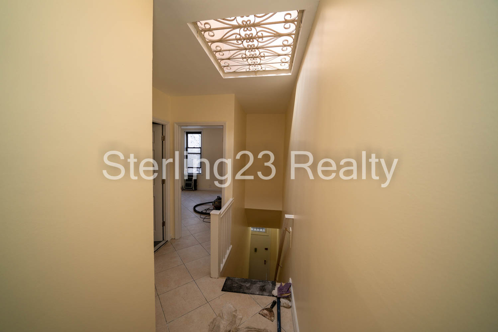 31-13 Ditmars Boulevard - Photo 7