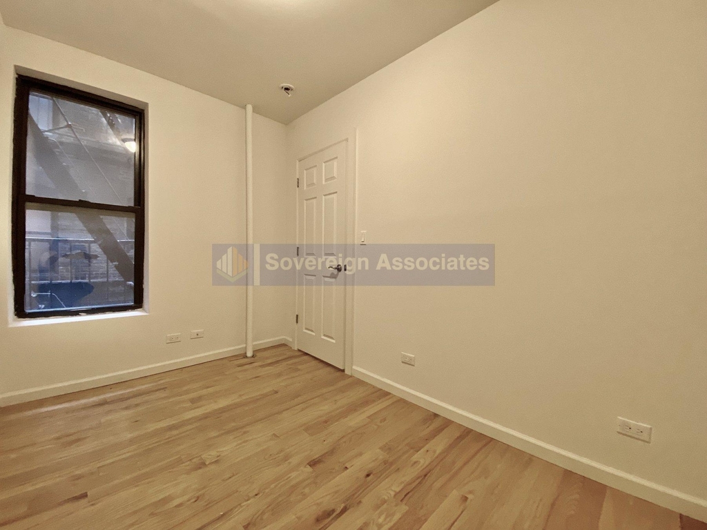 1270 First Avenue - Photo 3