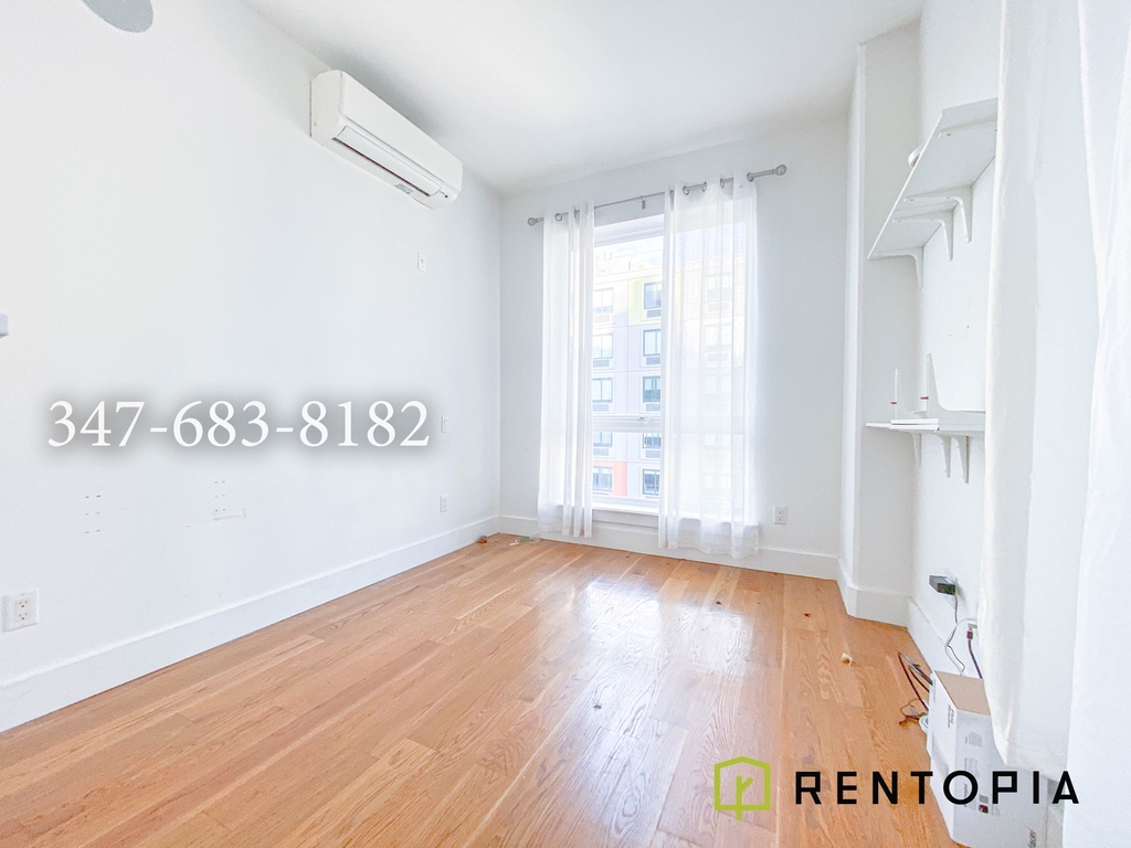 810 Flushing Avenue - Photo 2