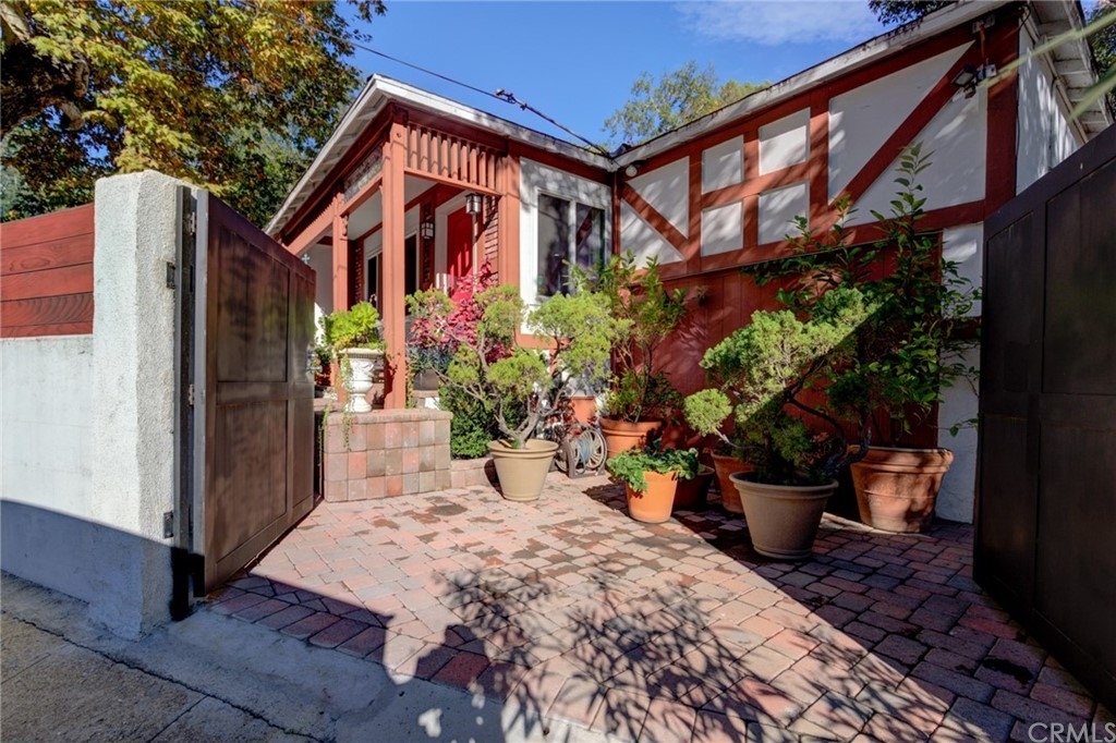 2304 Laurel Canyon Boulevard - Photo 1