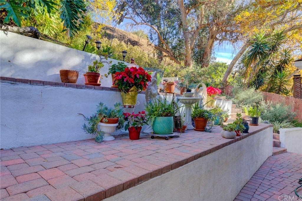 2304 Laurel Canyon Boulevard - Photo 35