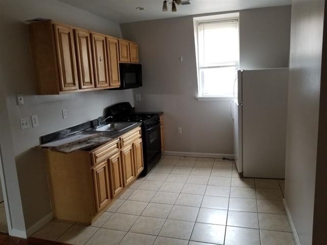 693 Bergen Ave - Photo 4