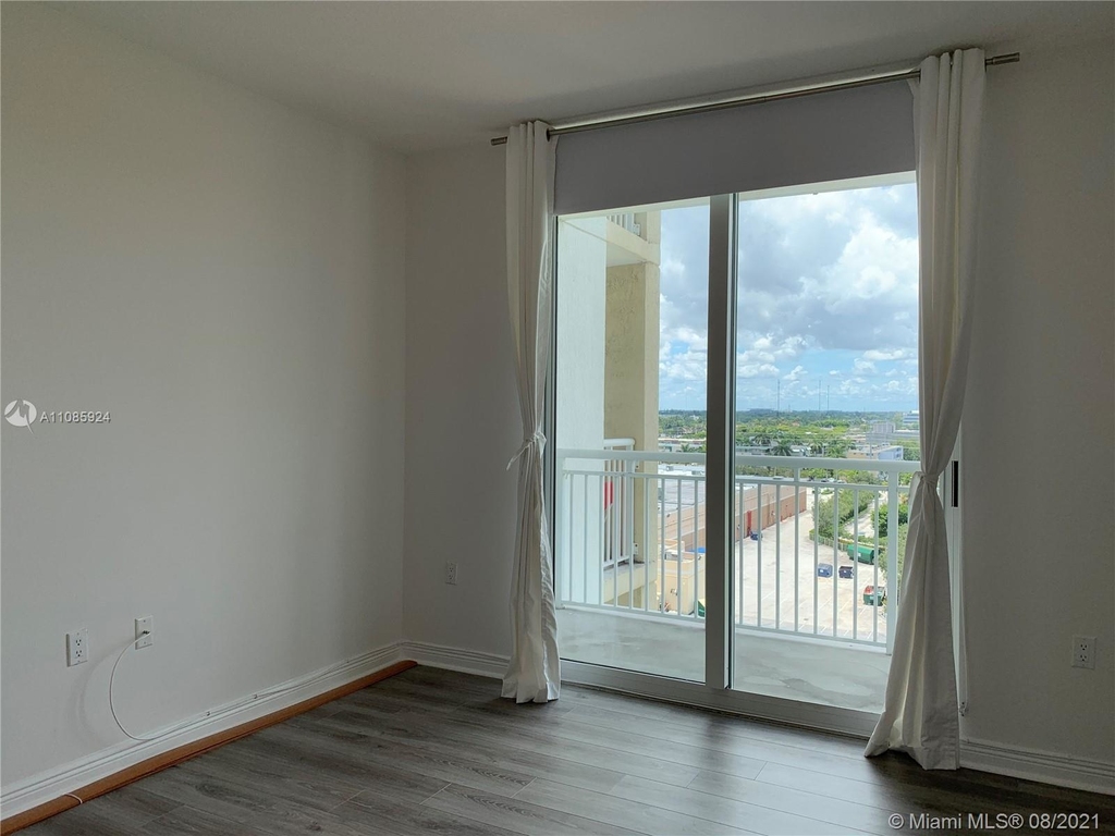 1745 E Hallandale Beach Blvd - Photo 13