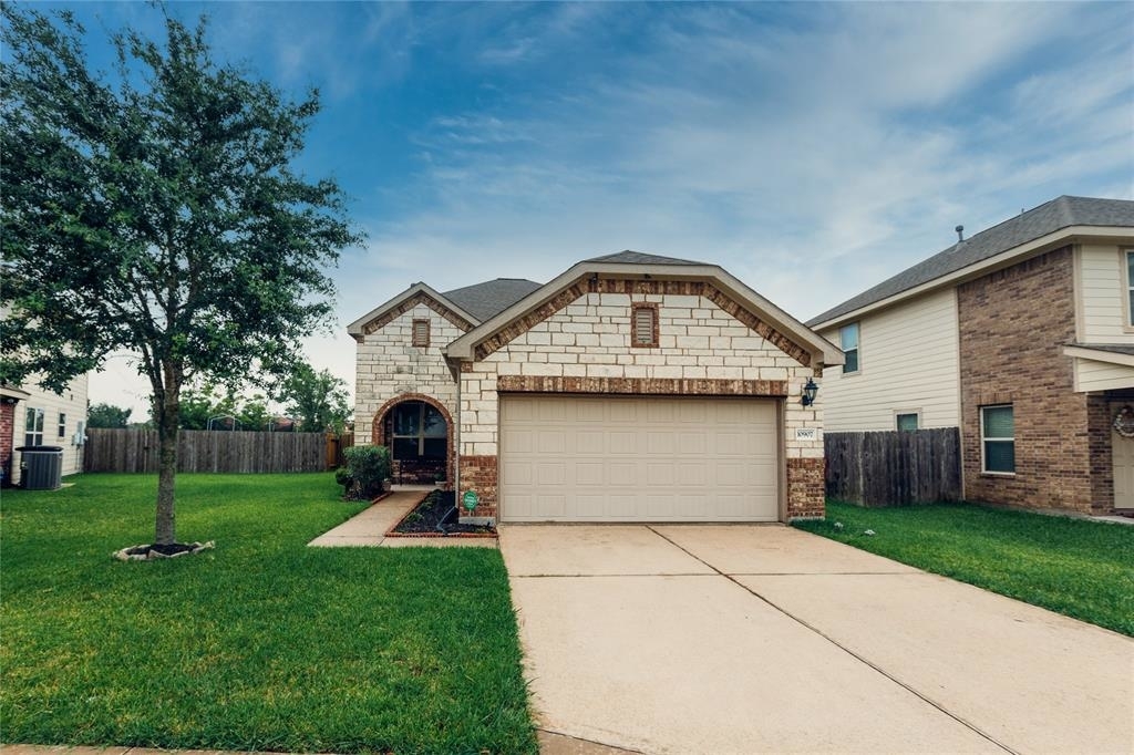 10907 Brittan Leaf Lane - Photo 1