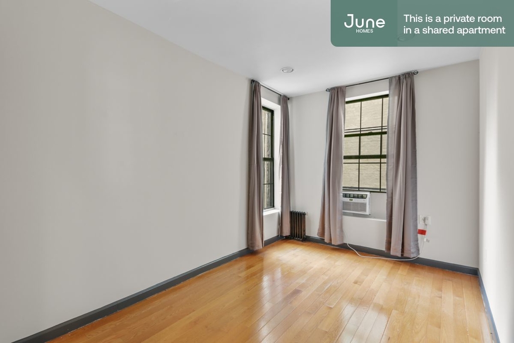 226 East 7th Street - Photo 0