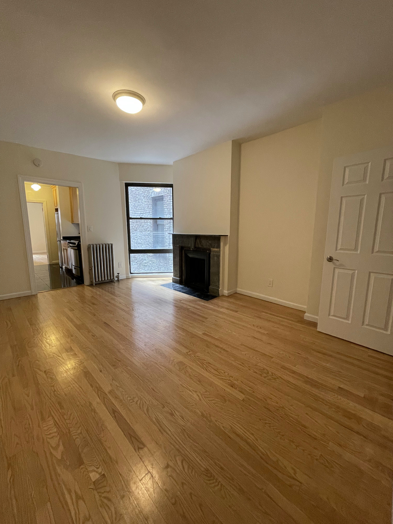 152 East 84th St - Photo 1